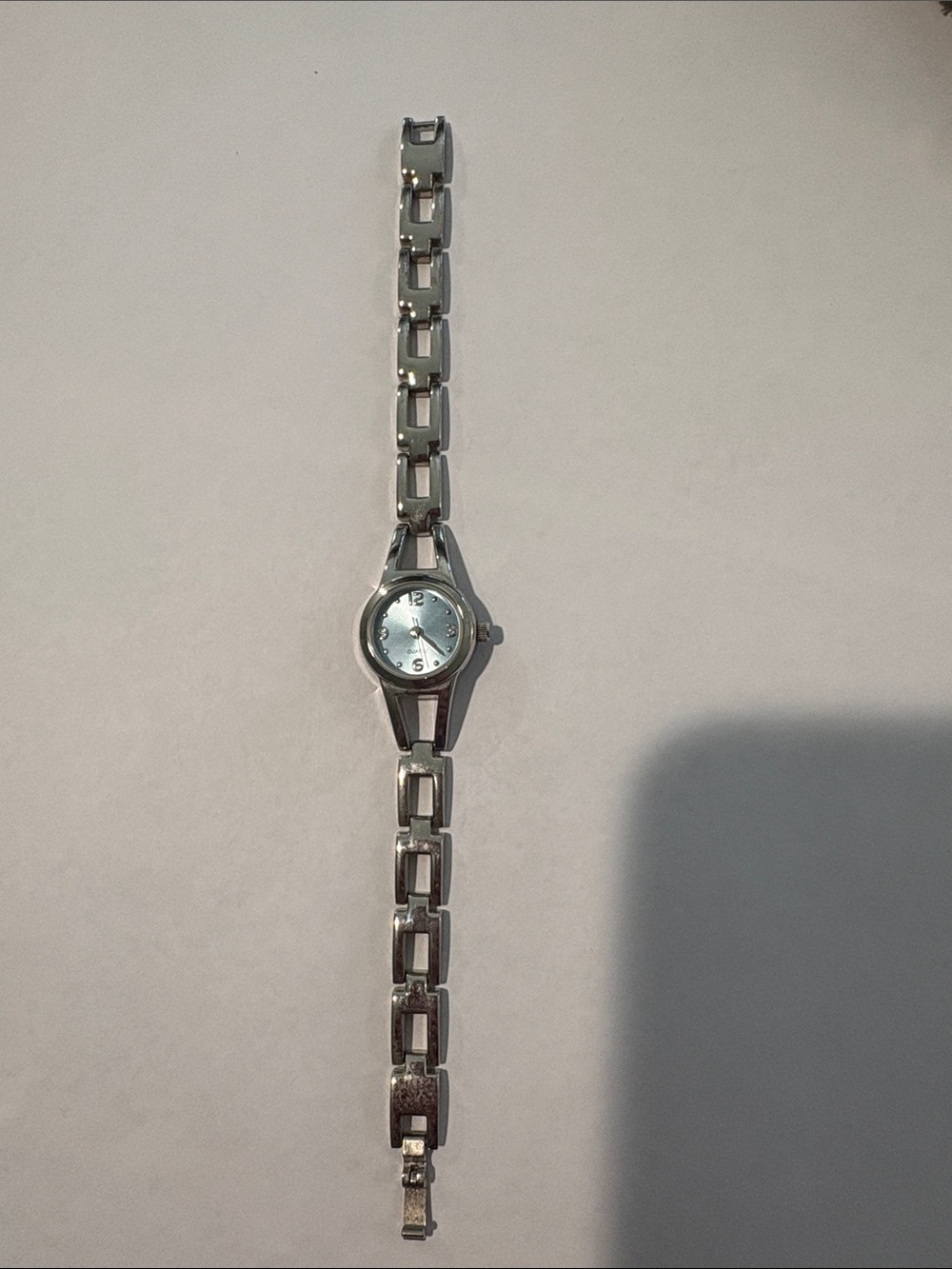 Classic Silver-Tone Women's Link Watch - Sleek Everyday Timepiece